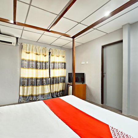 לומוט Hotel Dj Palace מראה חיצוני תמונה