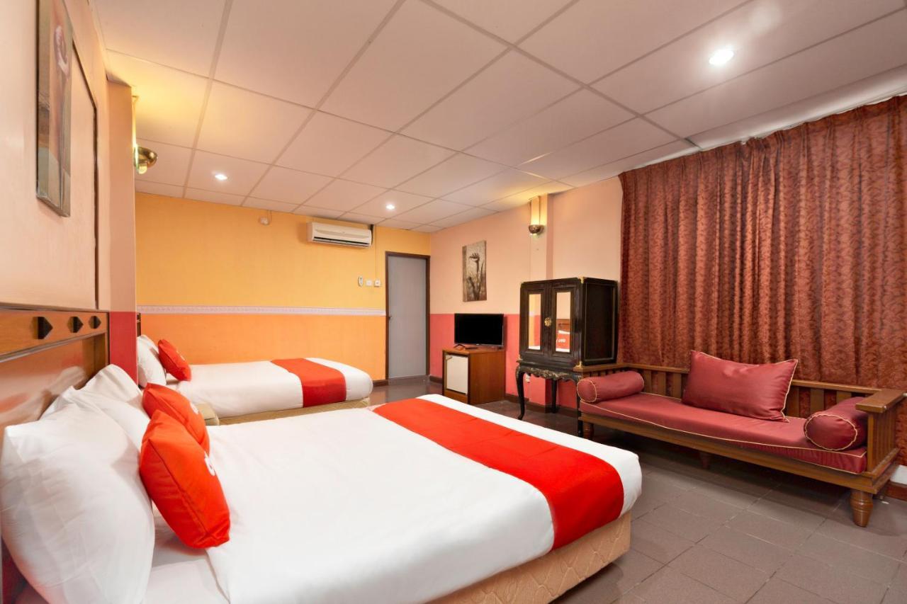 לומוט Hotel Dj Palace מראה חיצוני תמונה