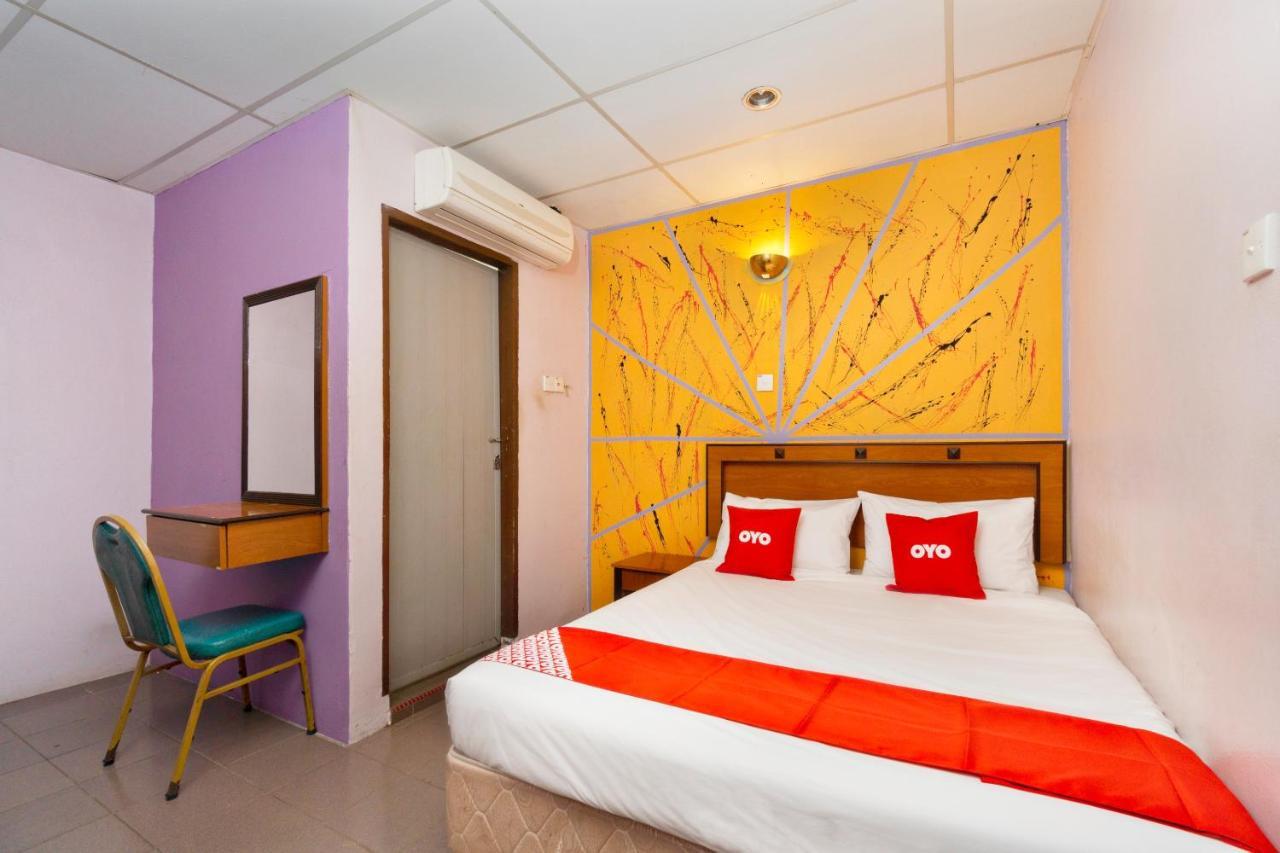 לומוט Hotel Dj Palace מראה חיצוני תמונה