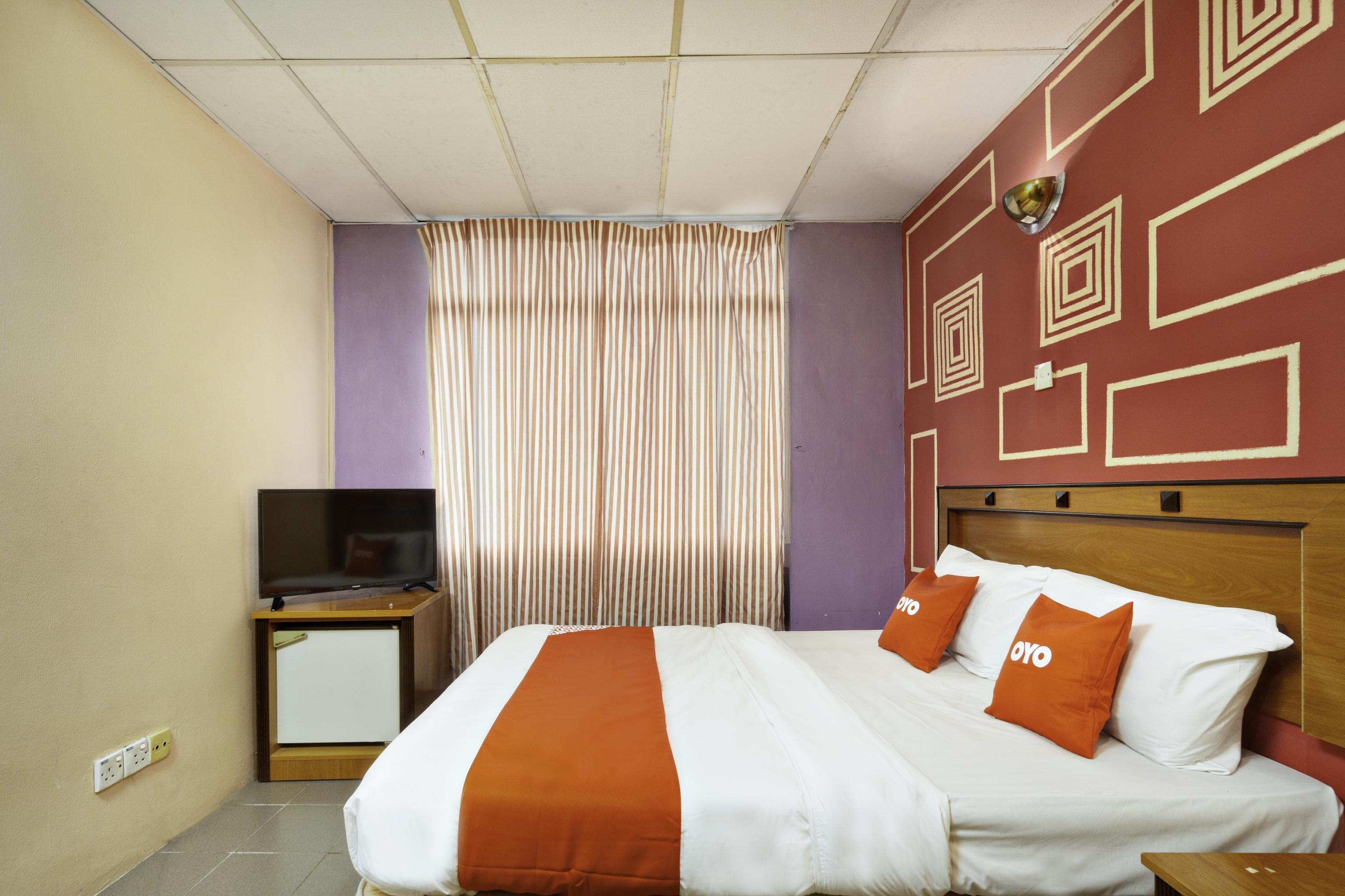 לומוט Hotel Dj Palace מראה חיצוני תמונה