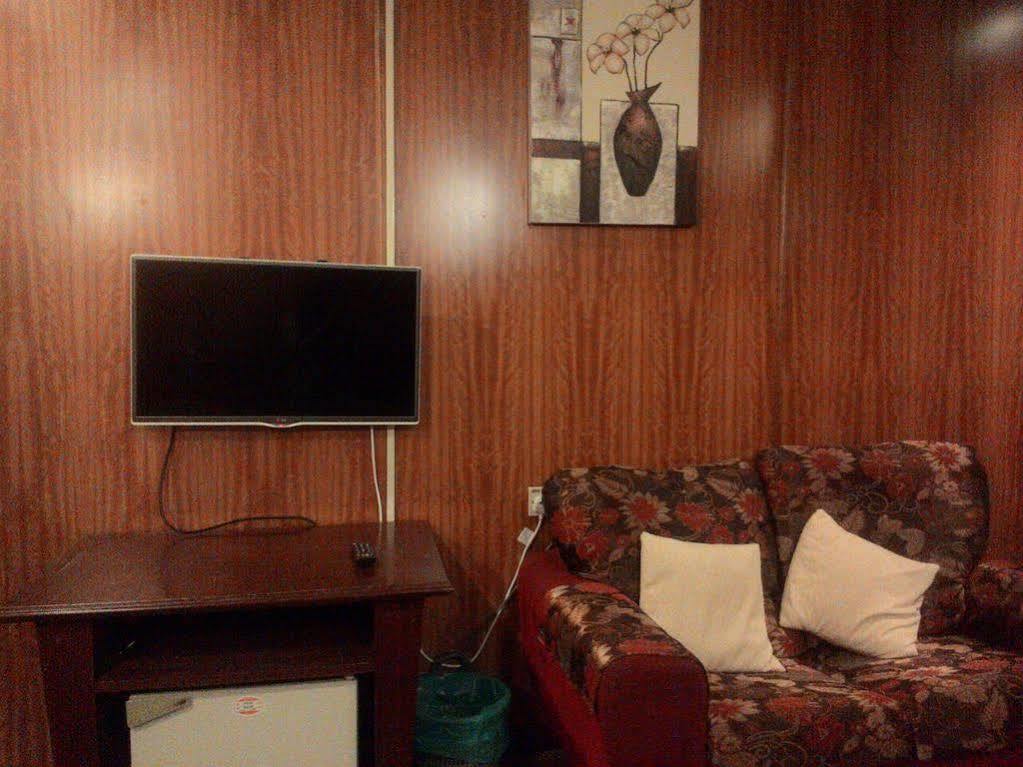 לומוט Hotel Dj Palace מראה חיצוני תמונה